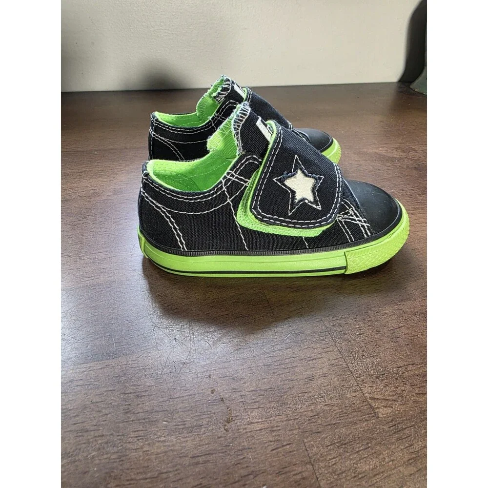 Converse One Star Infant Size 6 Black Lime Green Hook and Loop Sneakers
